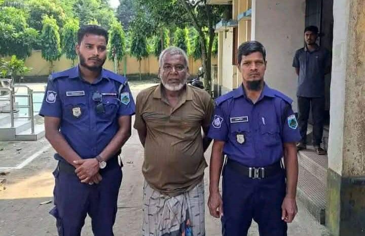 মান্দায় দুই ছাত্রীকে ধর্ষণের অভিযোগে কবিরাজ গ্রেপ্তার